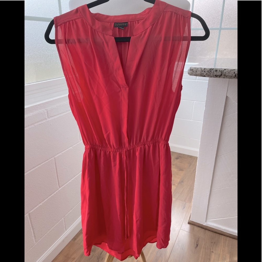Sleeveless dress